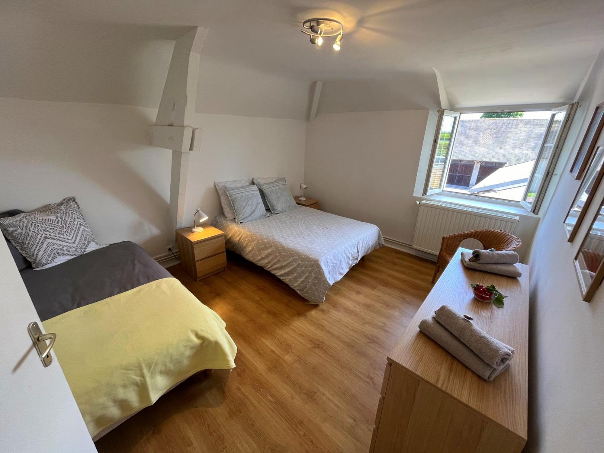 Ecurie Des Charmes A 5 Minutes De La Plage Merville-Franceville-Plage Ngoại thất bức ảnh